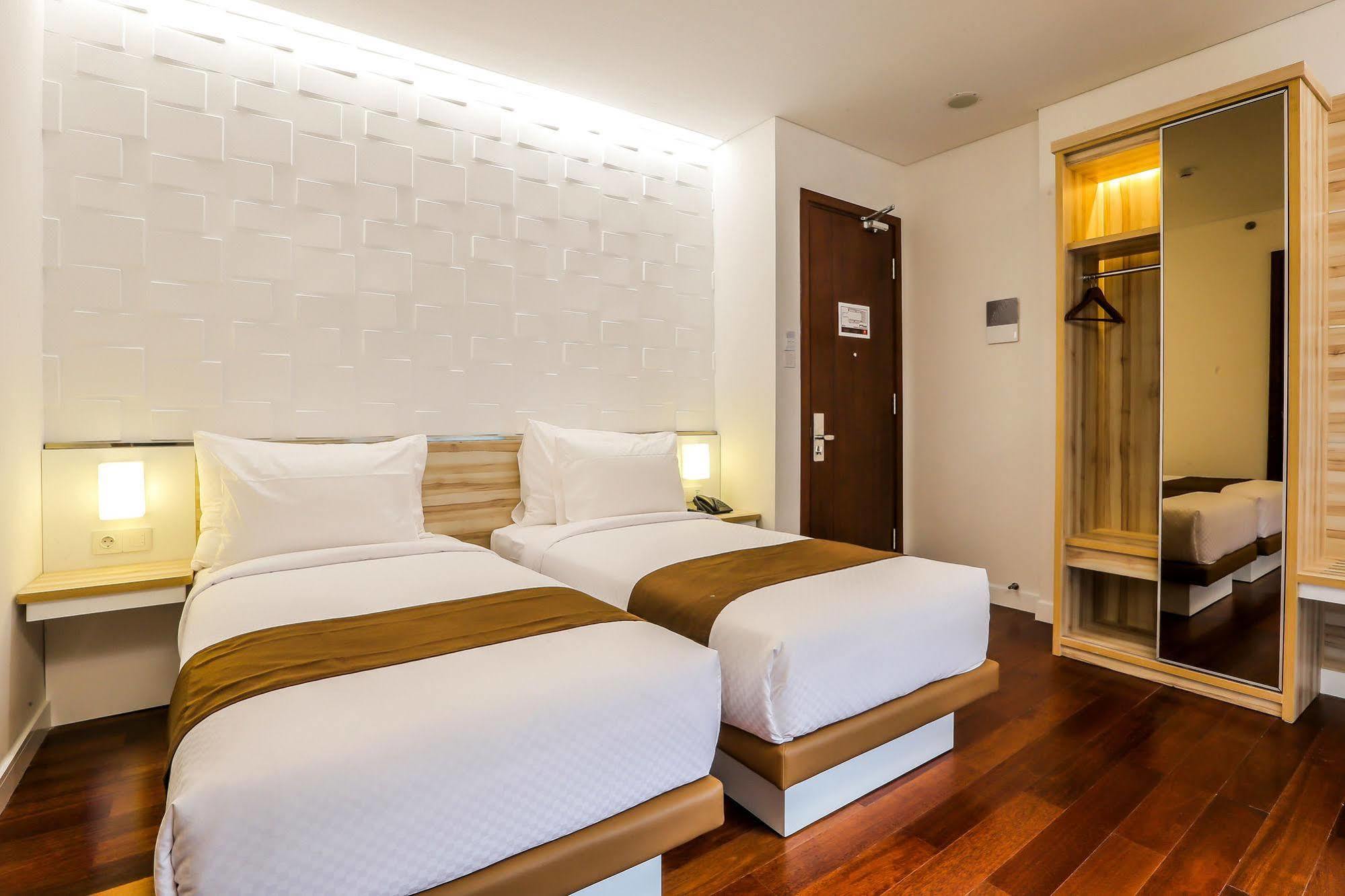 Alimar Hotel Malang Dış mekan fotoğraf