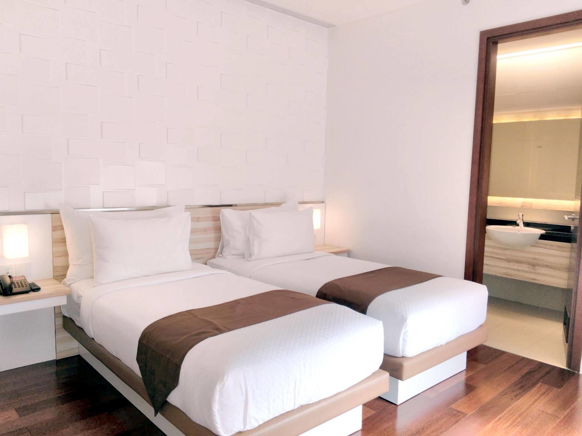 Alimar Hotel Malang Dış mekan fotoğraf