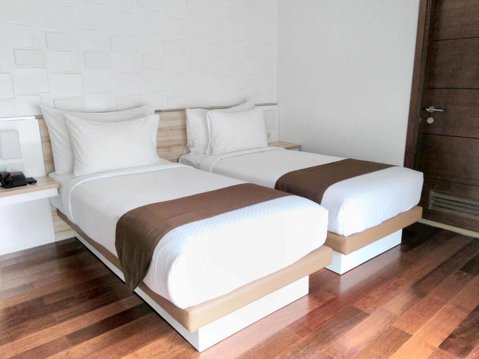 Alimar Hotel Malang Dış mekan fotoğraf
