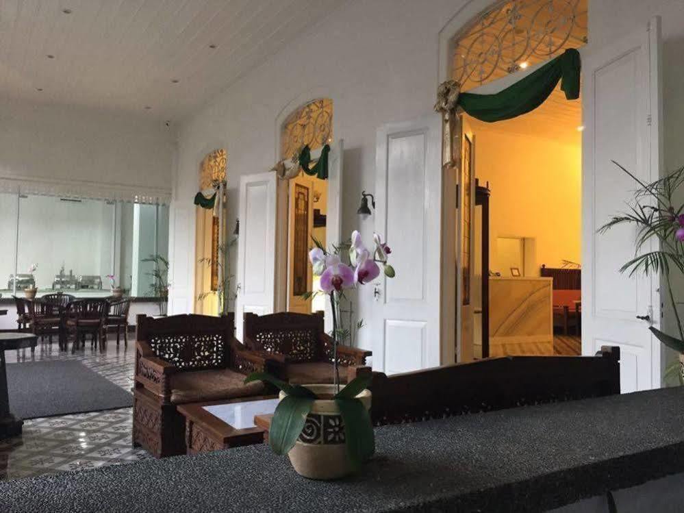Alimar Hotel Malang Dış mekan fotoğraf
