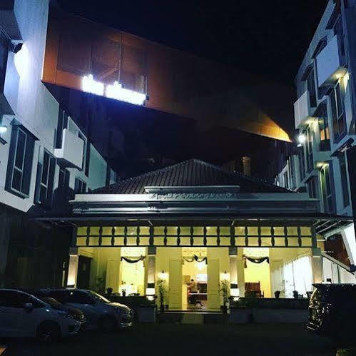 Alimar Hotel Malang Dış mekan fotoğraf